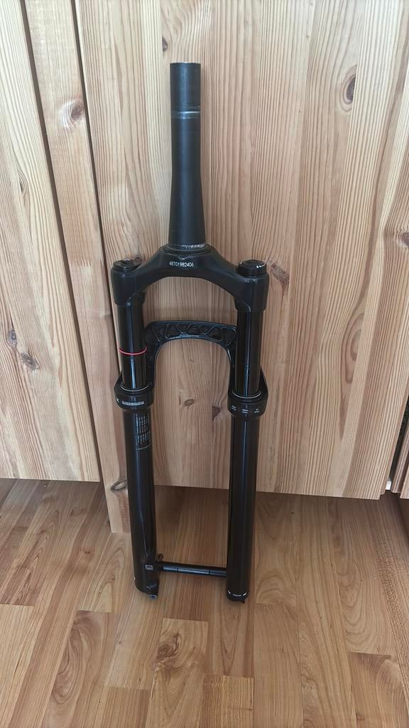 Foto 3 van Rockshox Judy Gold 110x15 100mm