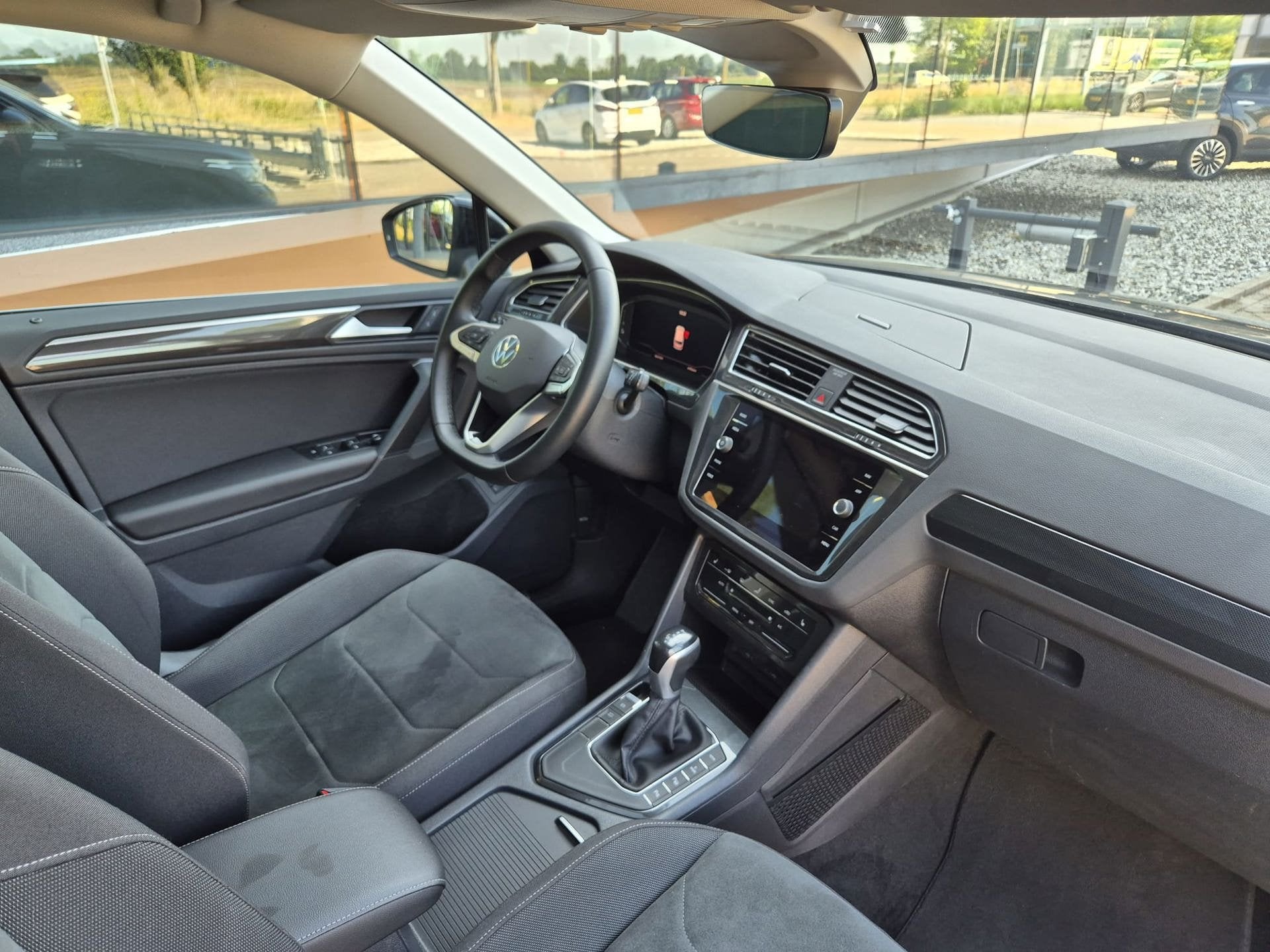 Volkswagen TIGUAN 1.4 electric/TSI eHybrid Elegance, 1716 kg, Euro 6, 4 cilinders, Zwart