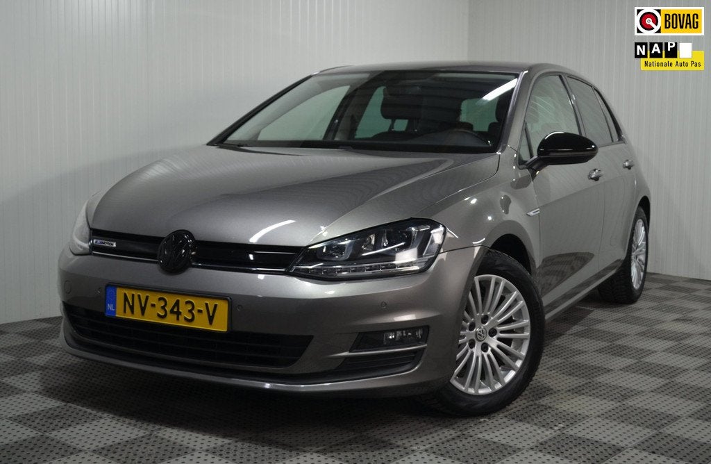 Volkswagen Golf 1.0 TSI Comfortline / Carplay / Pdc / NL aut, Auto's, Voorwielaandrijving, Stof, Gebruikt, 49 €/maand