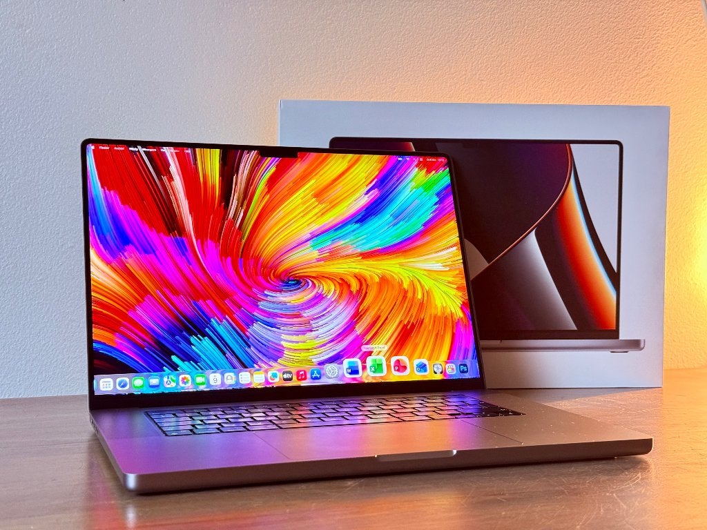 MacBook Pro 16 inch M1 Pro 16GB Ram 512GB SSD + EXTRA'S, Qwerty, 512 GB, Zo goed als nieuw, 16 inch