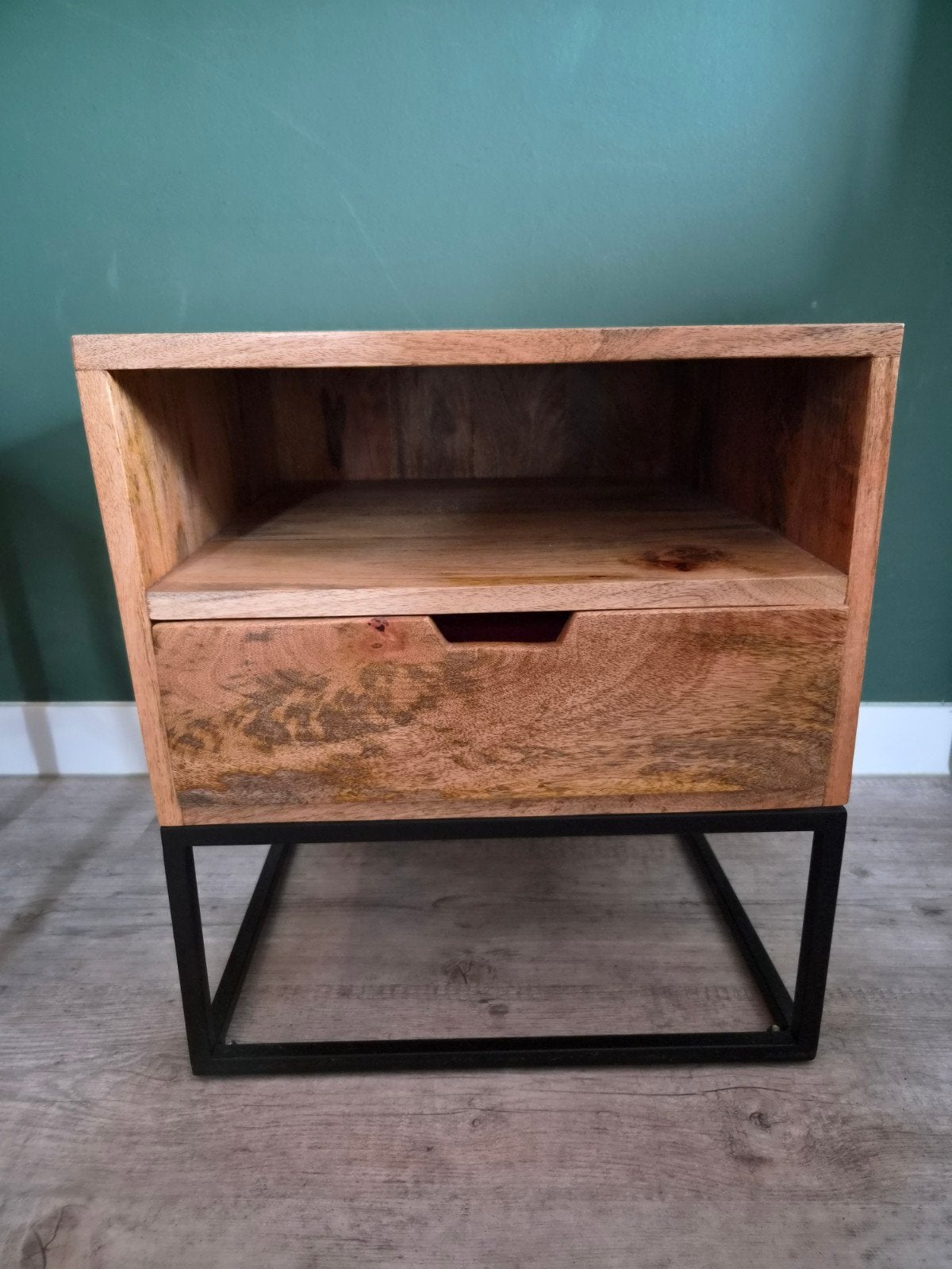 Nachtkastjes van mangohout, Huis en Inrichting, Ophalen, Minder dan 45 cm, Zo goed als nieuw, Minder dan 55 cm