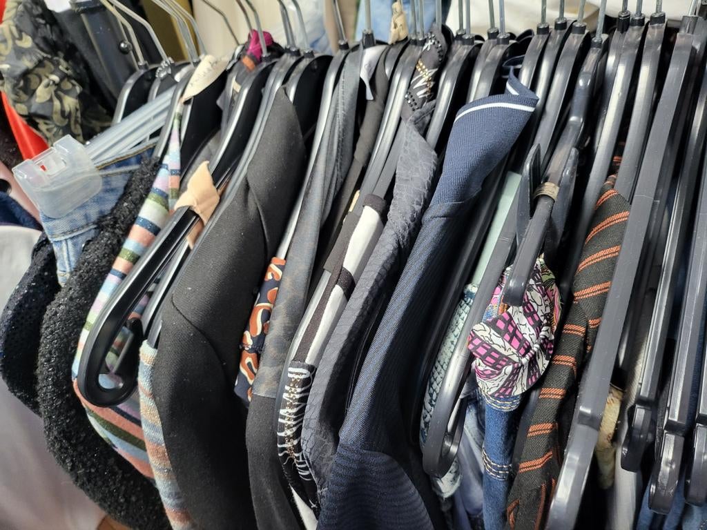 Partij kleding 100 stuks €200,- dames heren Kids baby merk, Ophalen of Verzenden, Zo goed als nieuw