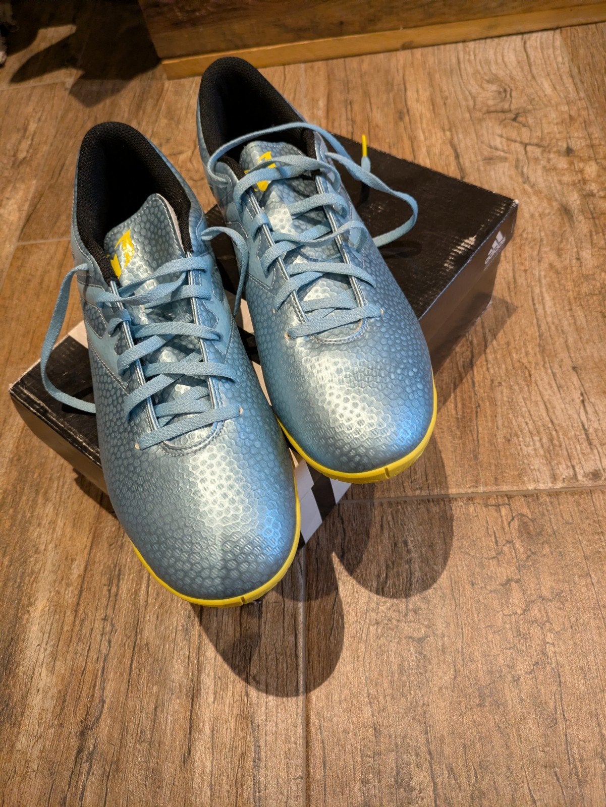 Adidas Messi zaalvoetbal schoenen maat 46 nieuw, Sport en Fitness, Voetbal, Ophalen of Verzenden, Nieuw, Schoenen