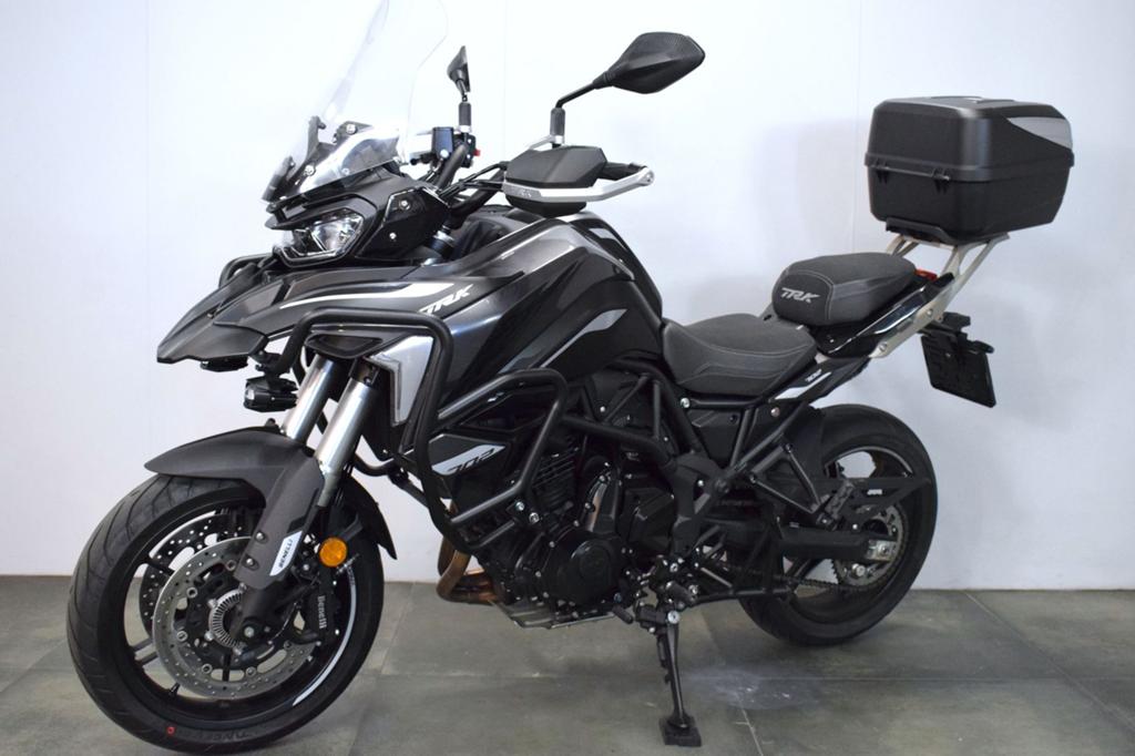 BENELLI TRK 702 (bj 2025) ABS zwart, 2 cilinders, Motorrijbewijs A, Bedrijf, Onbekend