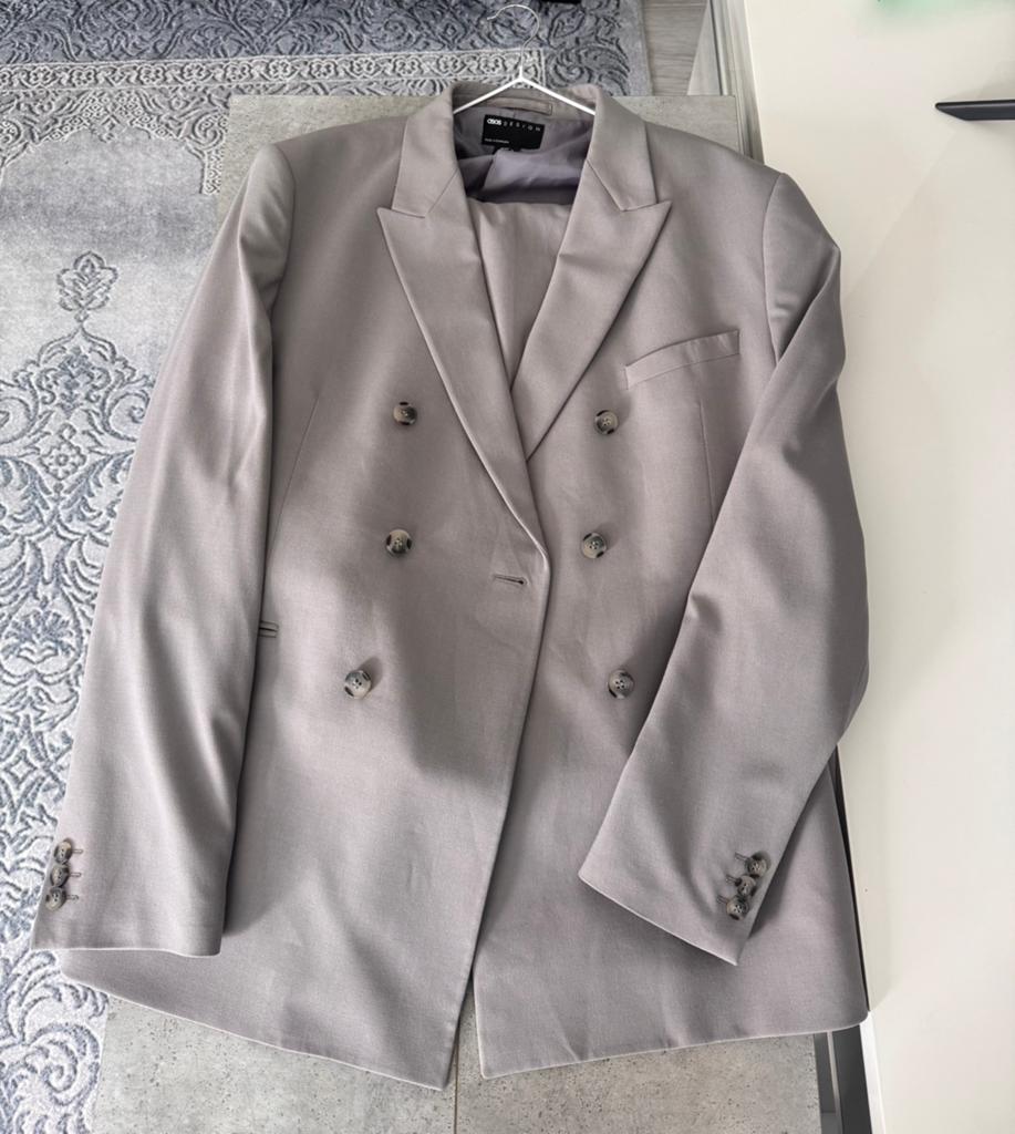 1x gedragen hele nette pak!, Kleding | Heren, Kostuums en Colberts, Ophalen of Verzenden, Zo goed als nieuw, Maat 52/54 (L), Bruin