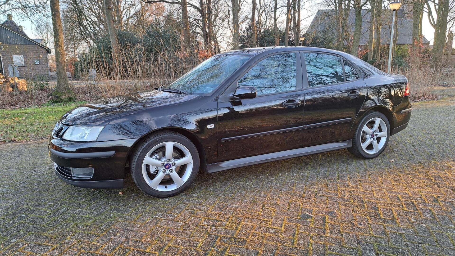 Saab 9-3 Sport Sedan 1.9 TID Intro Pack NETTE AUTO GOED OH!, Auto's, Voorwielaandrijving, Dealer onderhouden, Gebruikt, Zwart