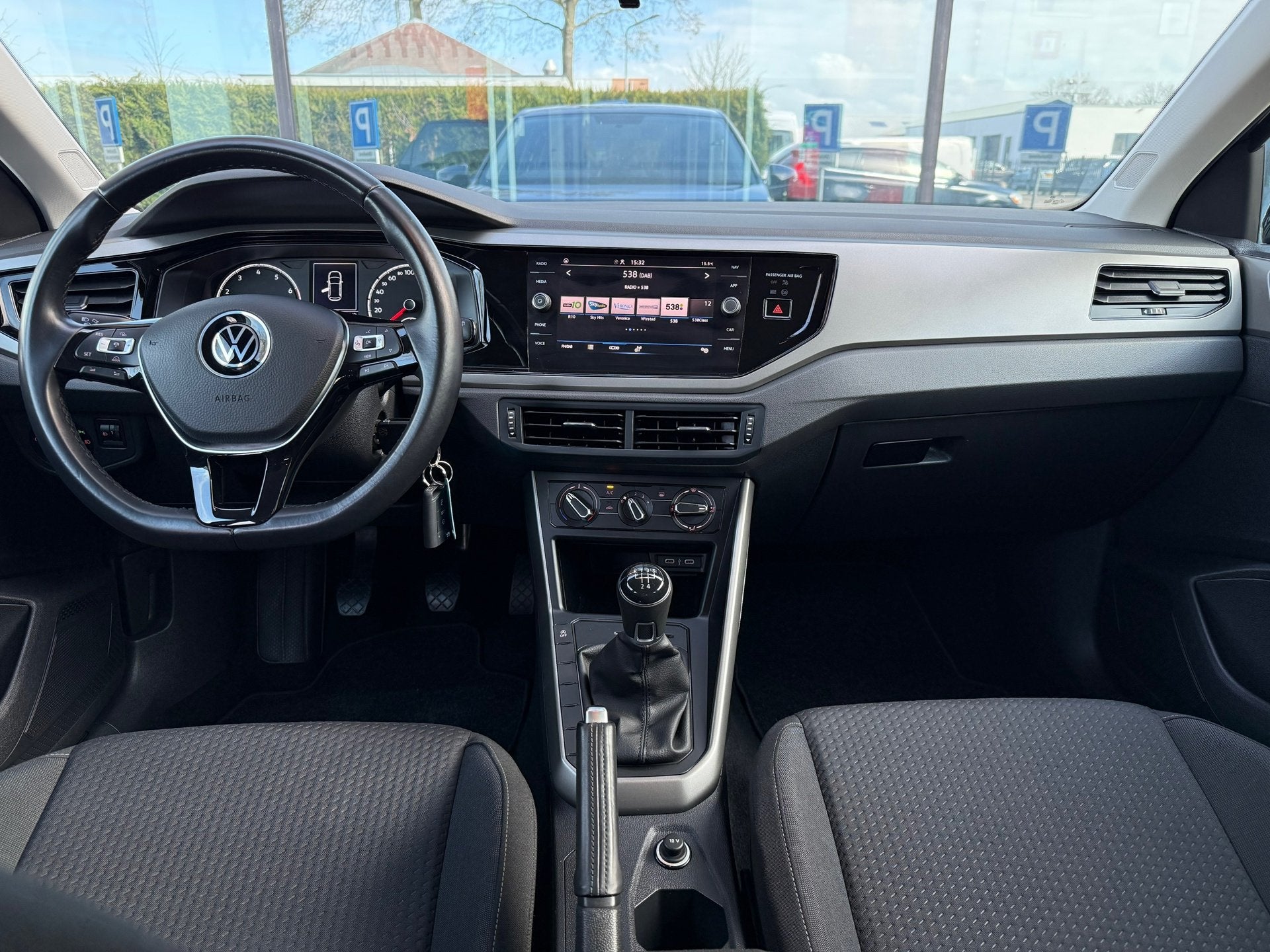 Volkswagen Polo 1.0 TSI R-Line Edition - Navi - Cruise - Air, Voorwielaandrijving, 1063 kg, Leder en Stof, Origineel Nederlands