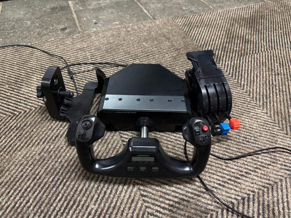 Saitek yoke & throttle, Computers en Software, Joysticks, Ophalen, Zo goed als nieuw