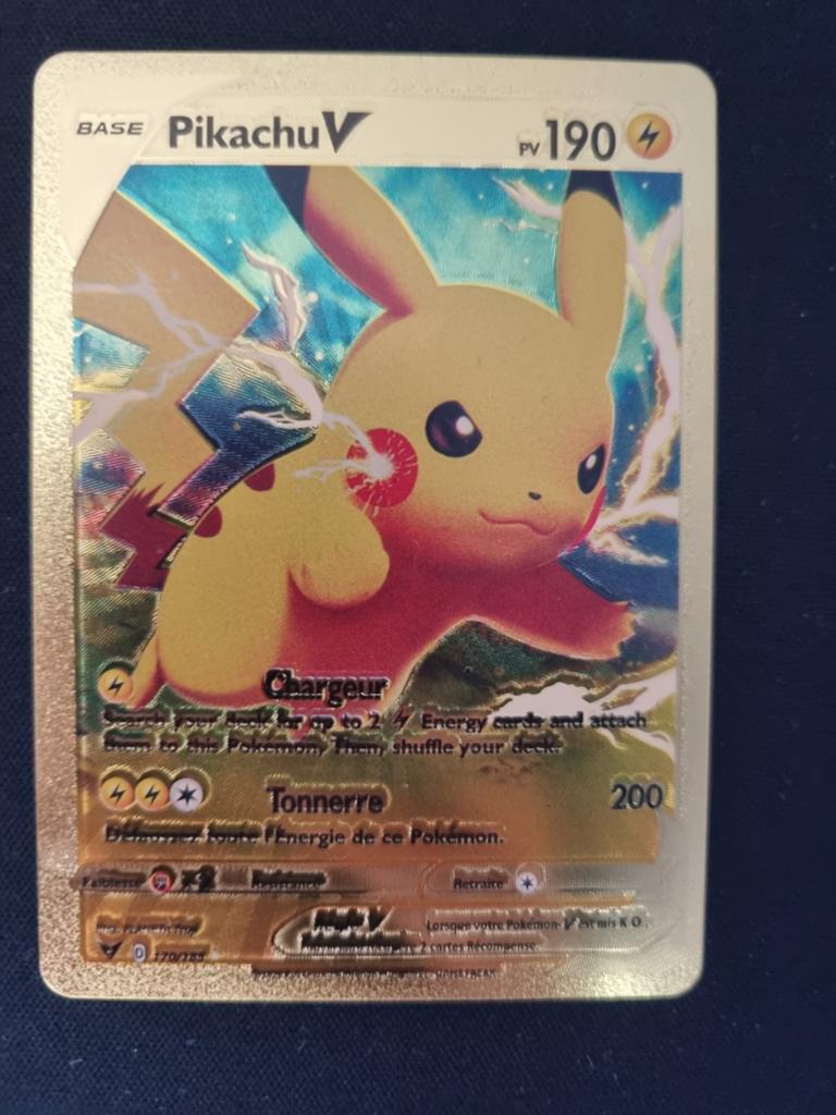 Pikachu v gold foil, Ophalen, Zo goed als nieuw, Losse kaart, Foil