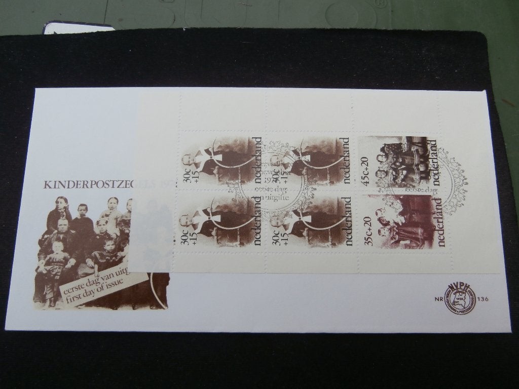 NL 1974 FDC VELLETJE KINDERZEGELS 136a, Postzegels en Munten, Verzenden, Onbeschreven, Nederland