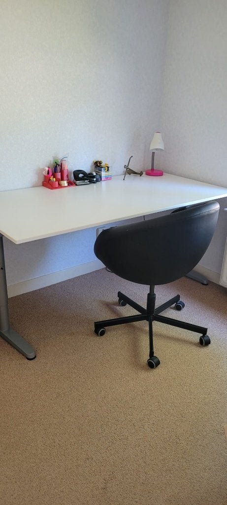 Bureau 160x80 cm - Wit blad, verstelbaar onderstel, Ophalen, 160 cm, Gebruikt, Spaanplaat of MDF
