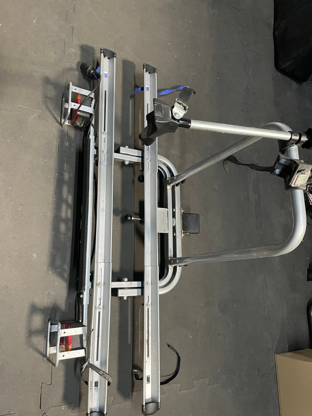 Carpoint Carlo Compact Fietsendrager - Kantelbaar, 40kg, Auto diversen, Fietsendragers, Ophalen, Gebruikt, 2 fietsen, Trekhaakdrager