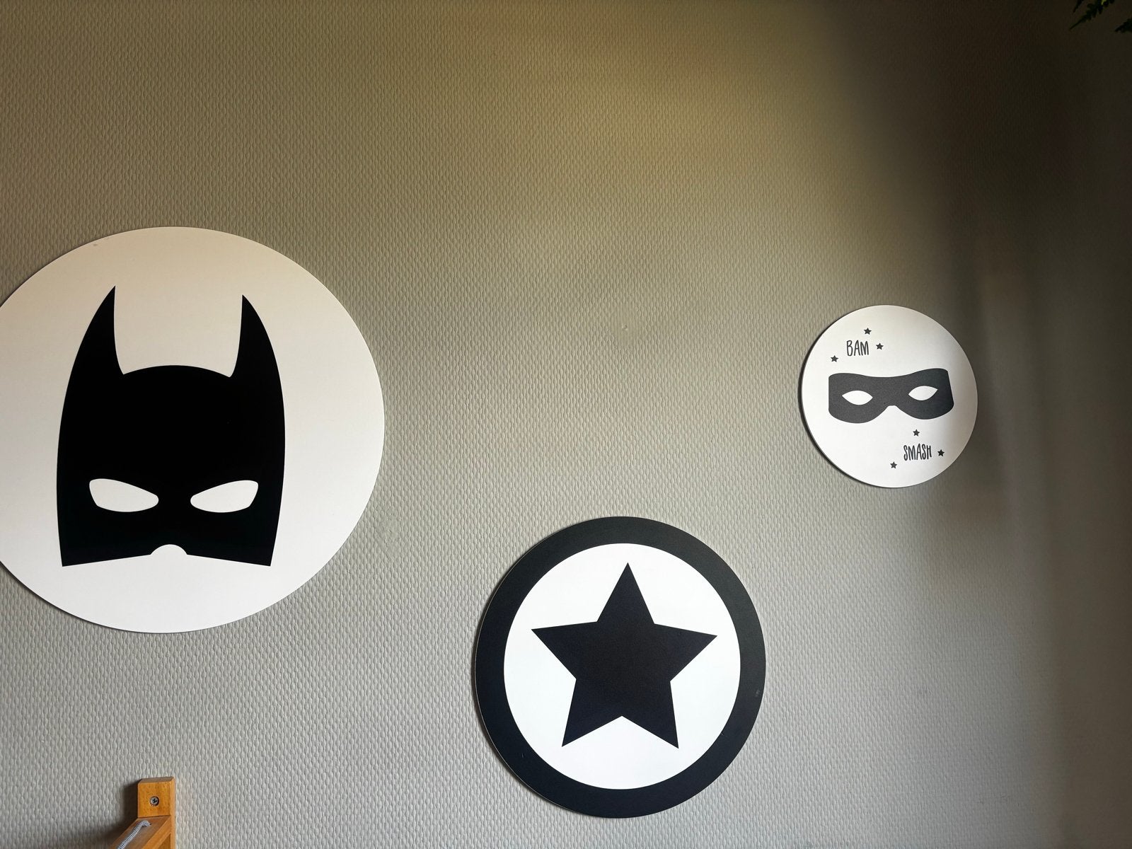 Set van 3 Superhelden Wandcirkels - Batman, Ster, Masker, Ophalen, Meerkleurig, Zo goed als nieuw, Kunststof