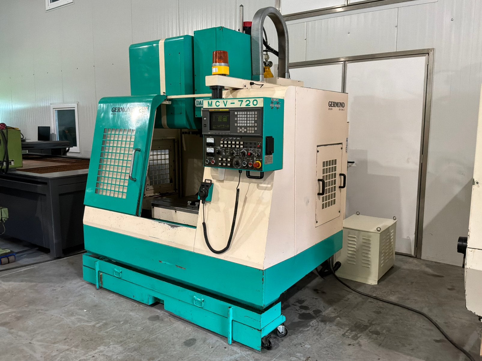 DAHLIH MCV-720 CNC bewerkingscentrum, Ophalen, DAHLIH, Gebruikt, Overige soorten