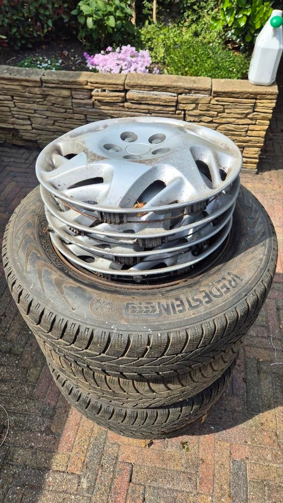 Vredestein Snowtrac Winterbanden met Velgen en Wieldoppen, Auto-onderdelen, Banden en Velgen, Ophalen, 14 inch, Gebruikt, 175 mm