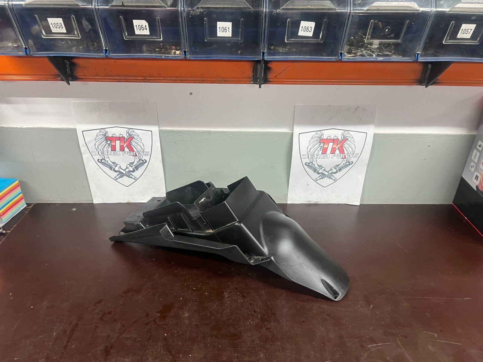 Derbi/aprilia accubak/binnen spatbord, Euro 4 vanaf 2018, Accubak, Overige typen, Derbi/aprilia