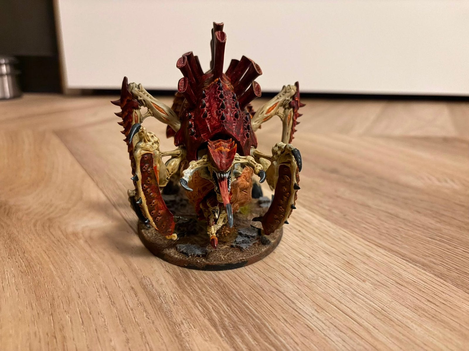 Tyranid tervigon, Huis en Inrichting, Verzenden, Zo goed als nieuw, Laminaat
