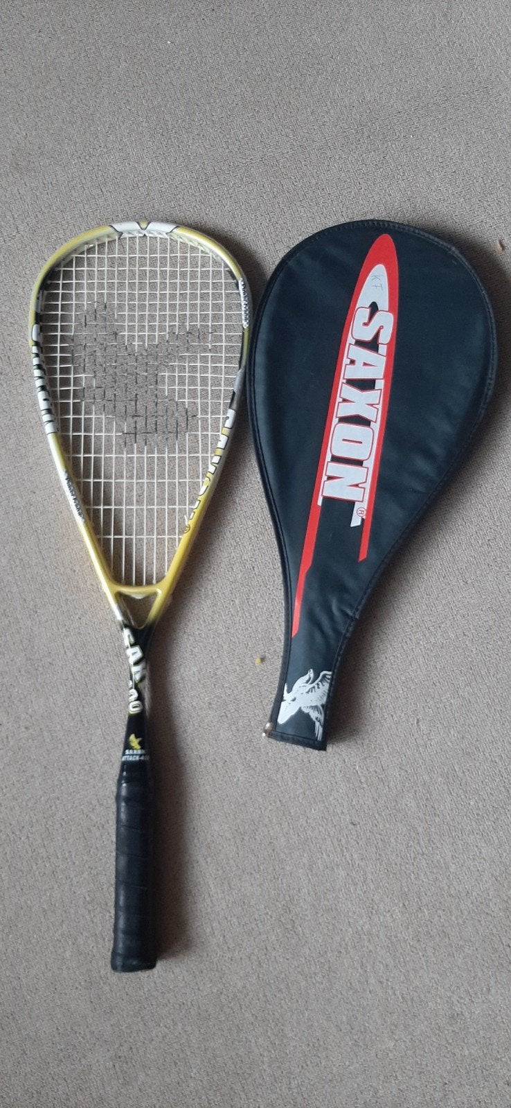 Saxon Squash Racket met hoes - Nauwelijks gebruikt, Sport en Fitness, Squash, Ophalen, Zo goed als nieuw, Racket, Met hoes