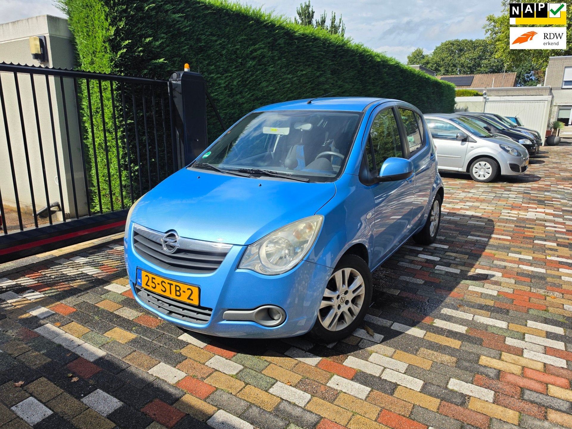 Opel Agila 1.0 Edition 2011 Airco Lm velgen Elektr. Ramen 2e, Euro 5, Gebruikt, 31 €/maand, Blauw