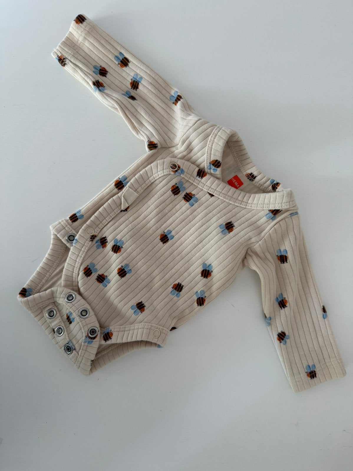 Hema beige met bijtjes romper prematuur Maat 44 NIEUW, Ophalen of Verzenden, Nieuw, Jongetje of Meisje, Nacht- of Onderkleding