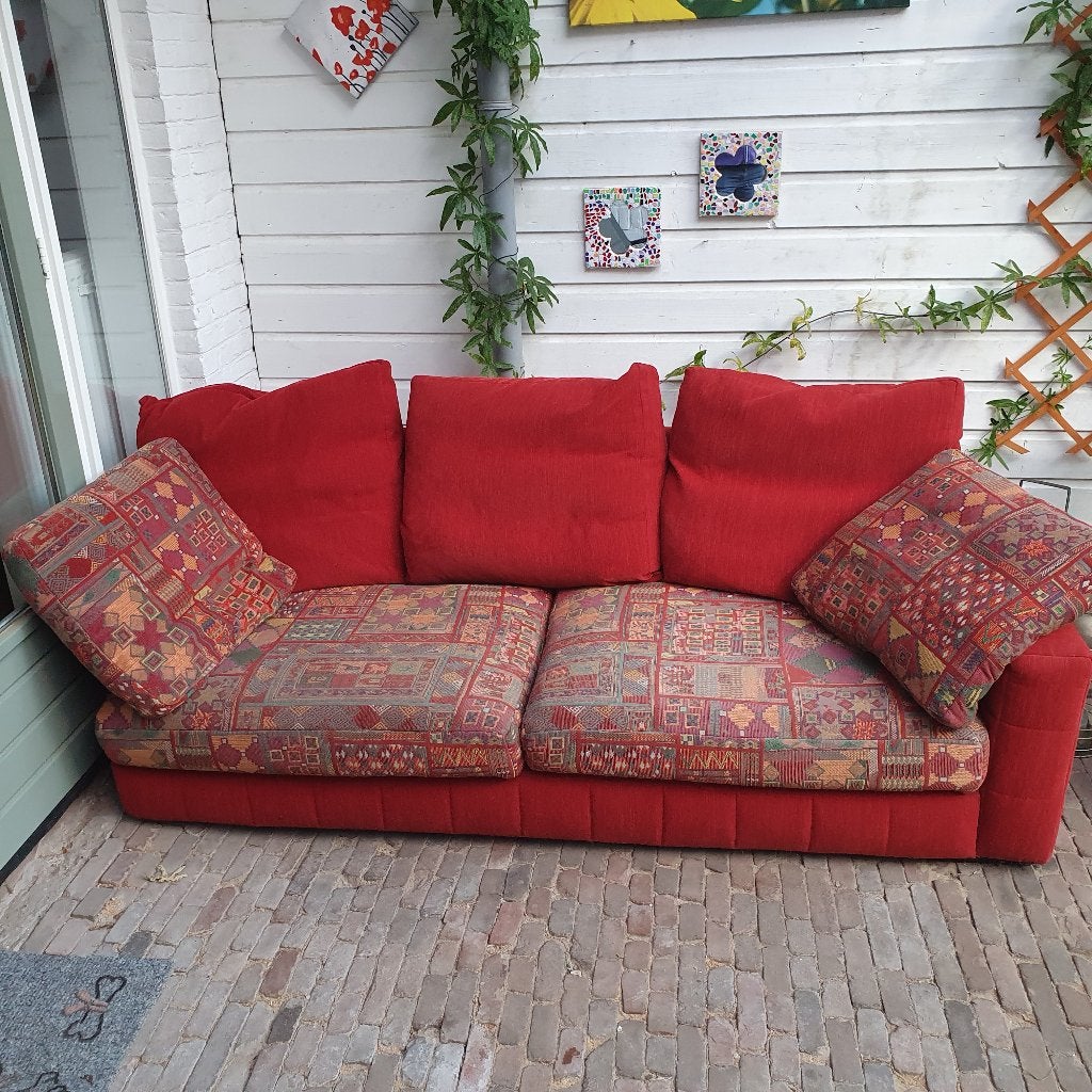 Mooie 2.5 zits bank rood/kleurig, Ophalen, Gebruikt, 150 tot 200 cm, Tweepersoons