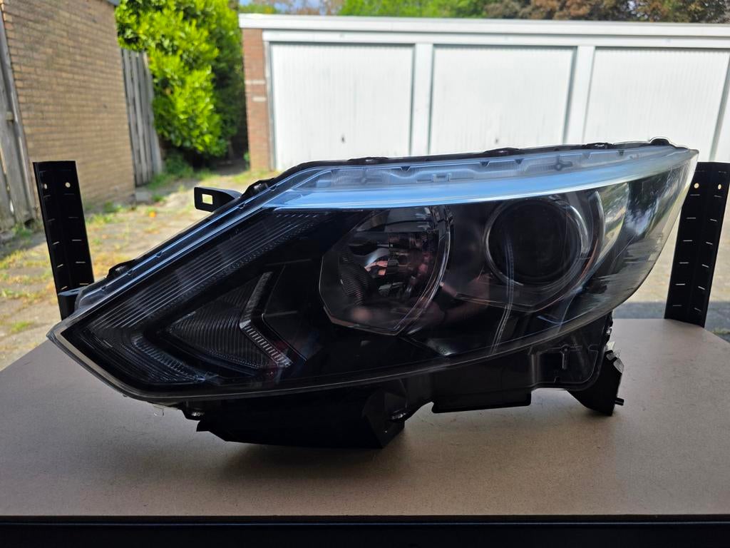 Nissan Qashqai J11 Koplamp Links, Ophalen of Verzenden, Gebruikt, Nissan
