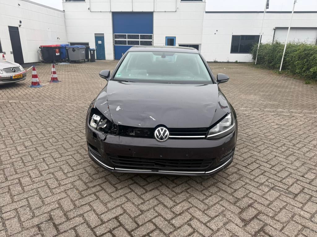 Volkswagen Golf 7 1.4 Tsi Lounge 2015., Auto diversen, Schadeauto's, Ophalen, Overige kleuren, Volkswagen, 1395 cc