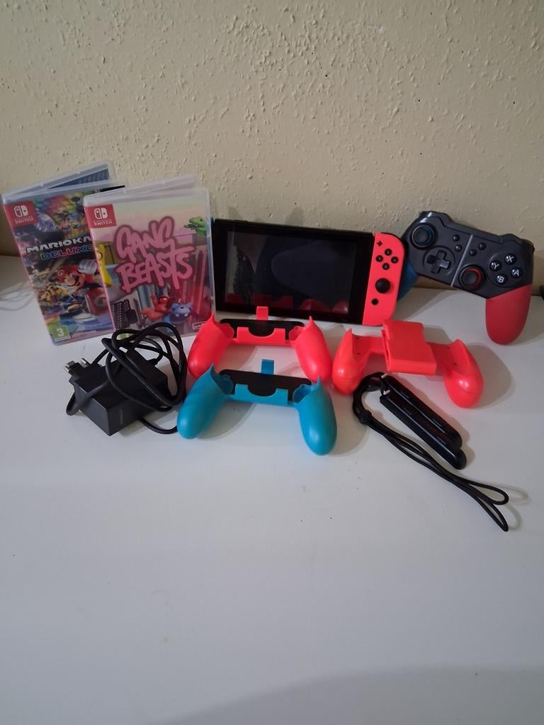 Nintendo switch & accessories !!, Spelcomputers en Games, Ophalen, Switch Original, Met 3 controllers of meer, Gebruikt