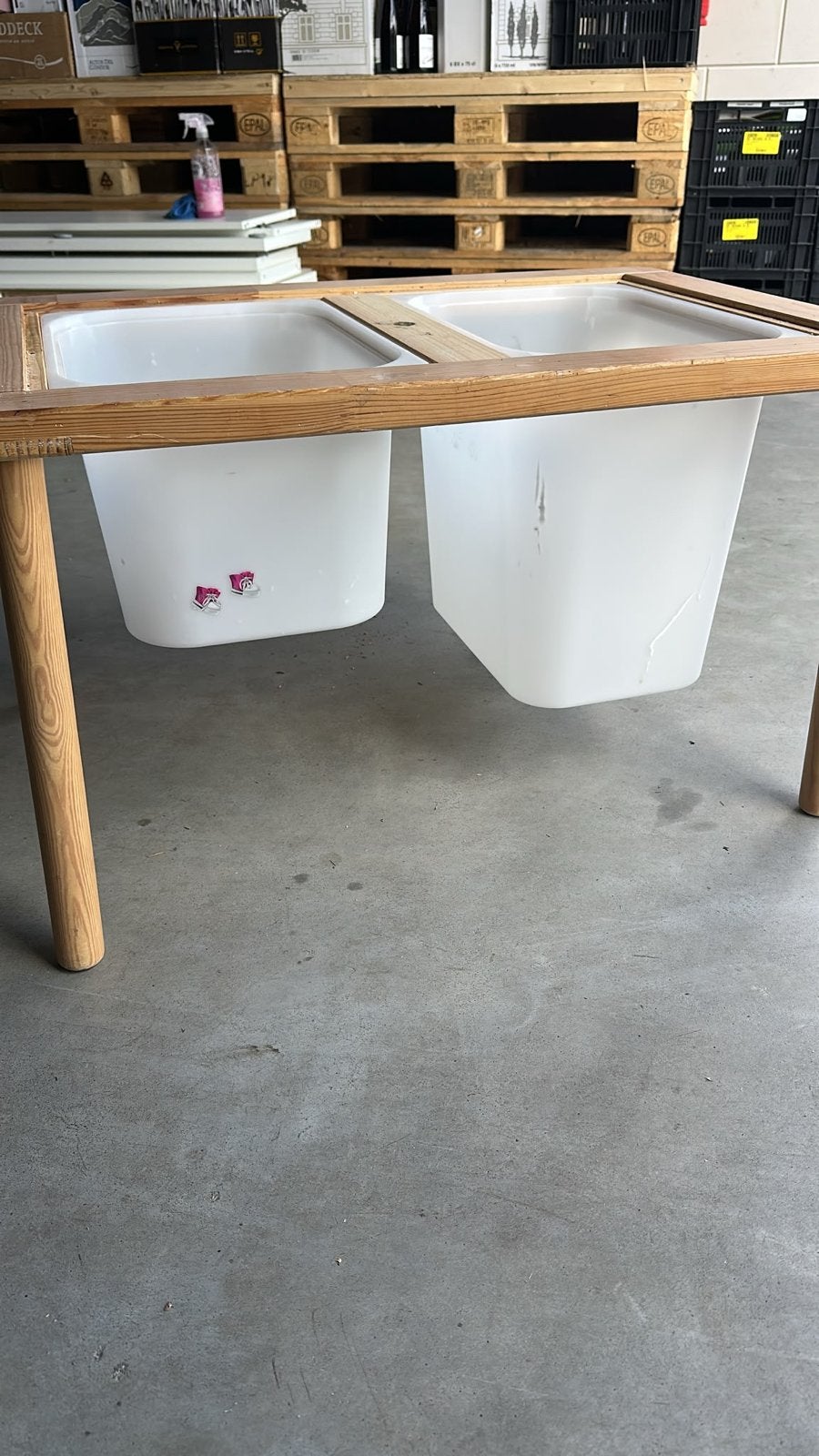 IKEA kindertafeltje met 2 opbergbakken, Ophalen, Gebruikt, Tafel(s)