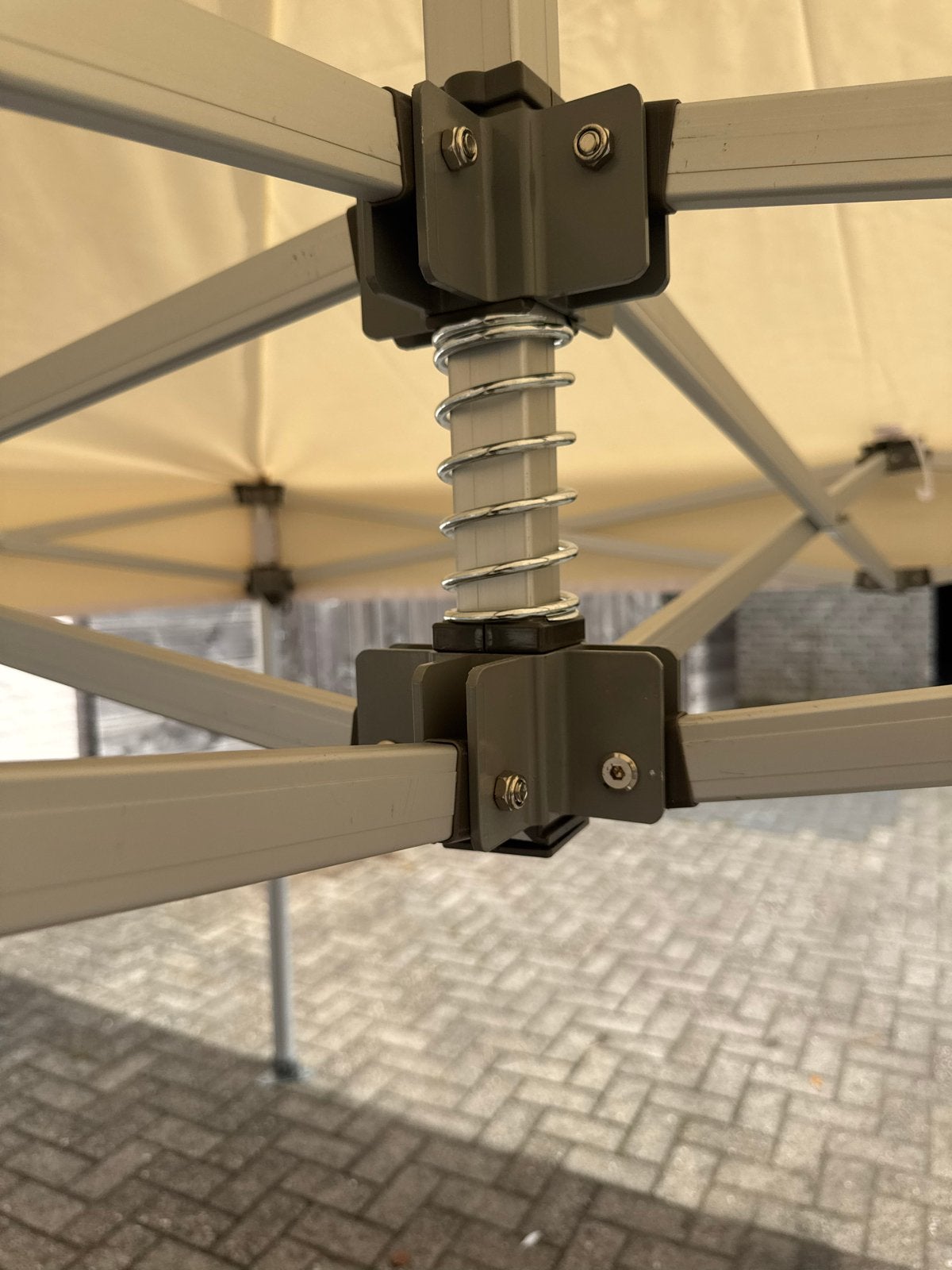 Foto 14 van Professionele 3x3 Beige  Partytent Aluminium - Zeshoekig
