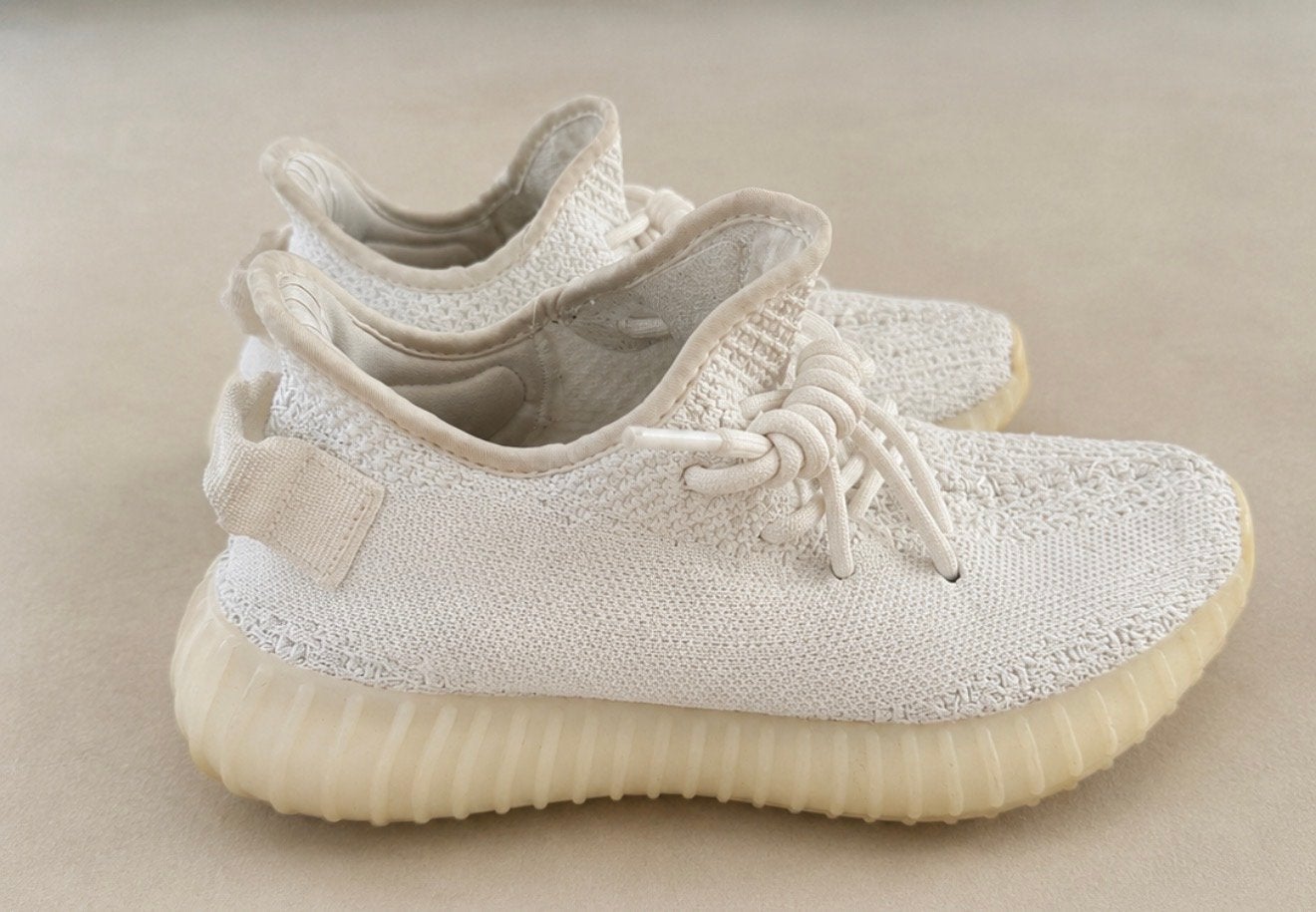 Adidas Yeezy Boost 350 V2 Cream White - Maat 37 1/3, Kleding | Heren, Verzenden, Gedragen, Wit, Sneakers of Gympen