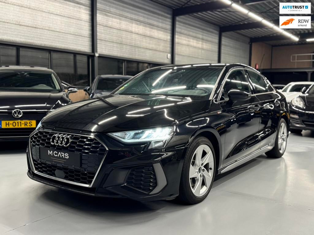 Audi A3 Limousine 30 TDI S Edition CARPLAY/CRUISE/VIRTUAL, Auto's, Voorwielaandrijving, Traction-control, 1325 kg, Gebruikt