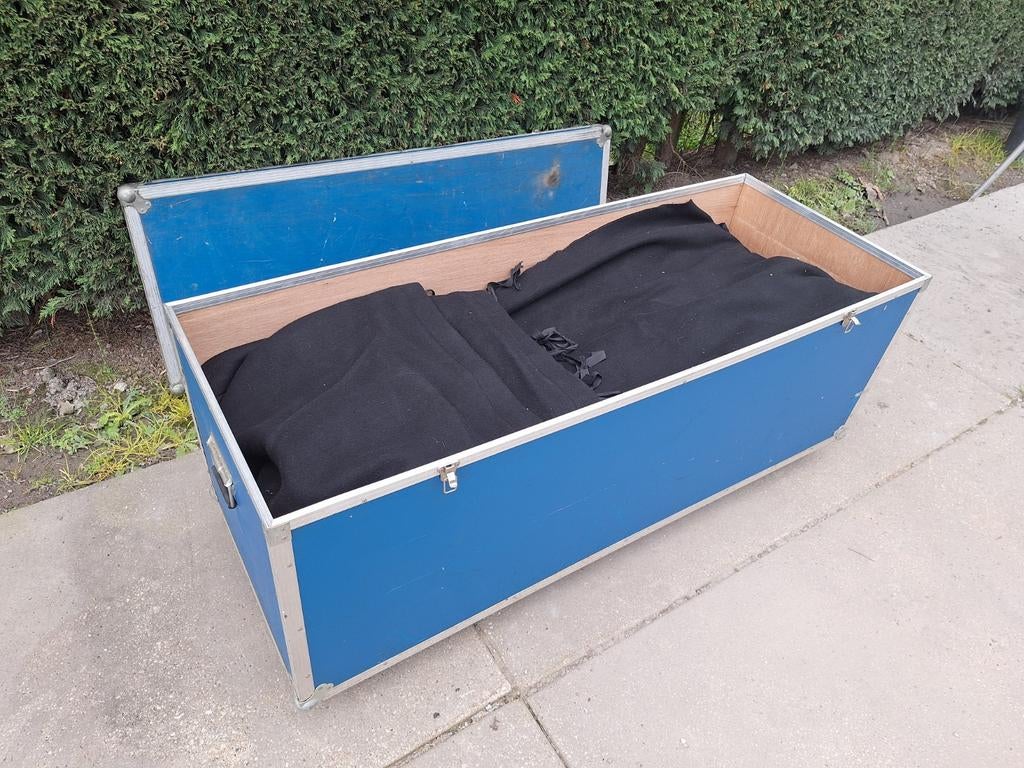 Podiumdoek zwart 14,5 x 4,5 m + flightcase, Muziek en Instrumenten, Theaterbelichting, Gebruikt, Ophalen