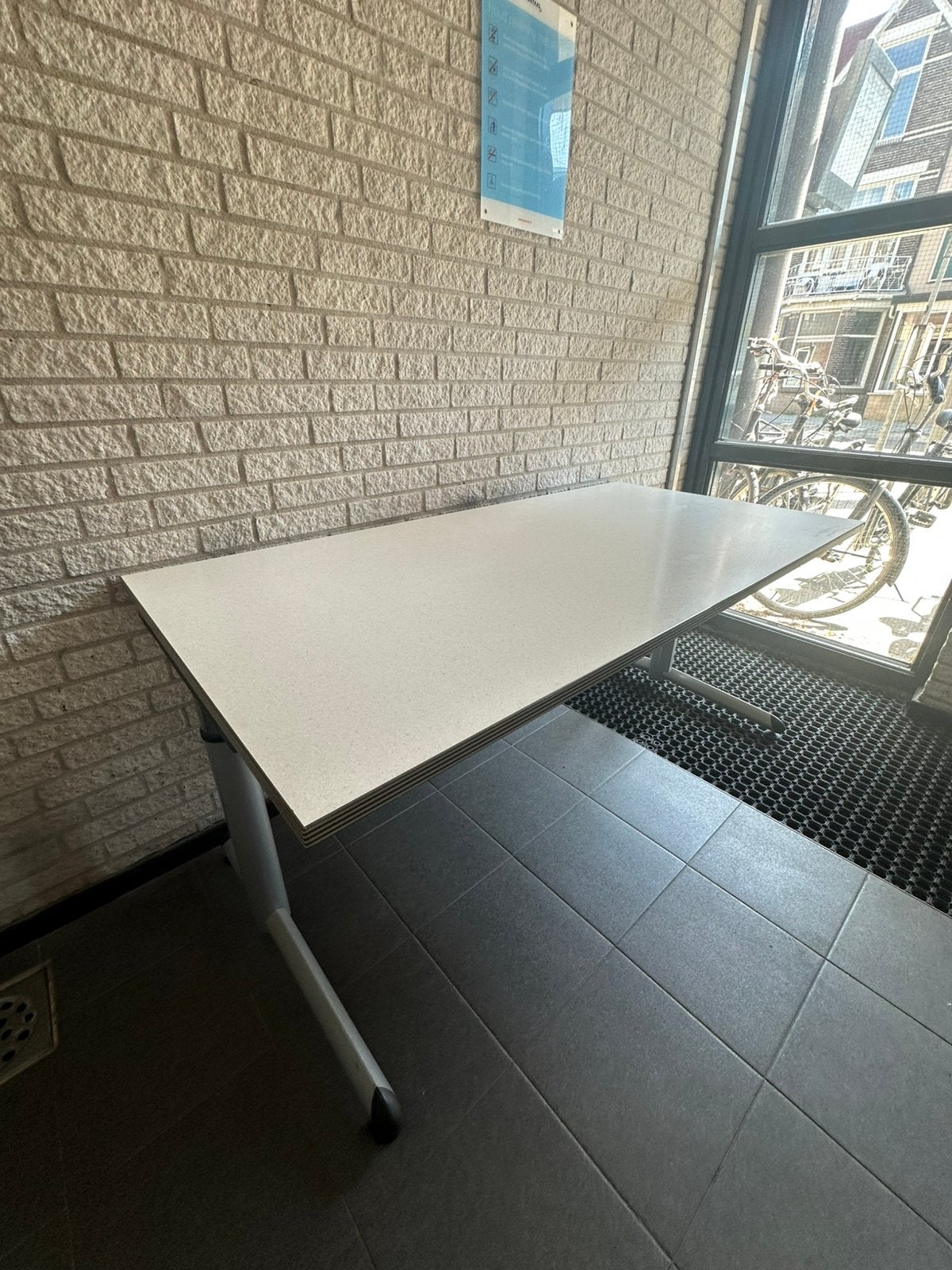 Hoogte verstelbaar Bureau, Huis en Inrichting, Bureaus, Ophalen, Zo goed als nieuw