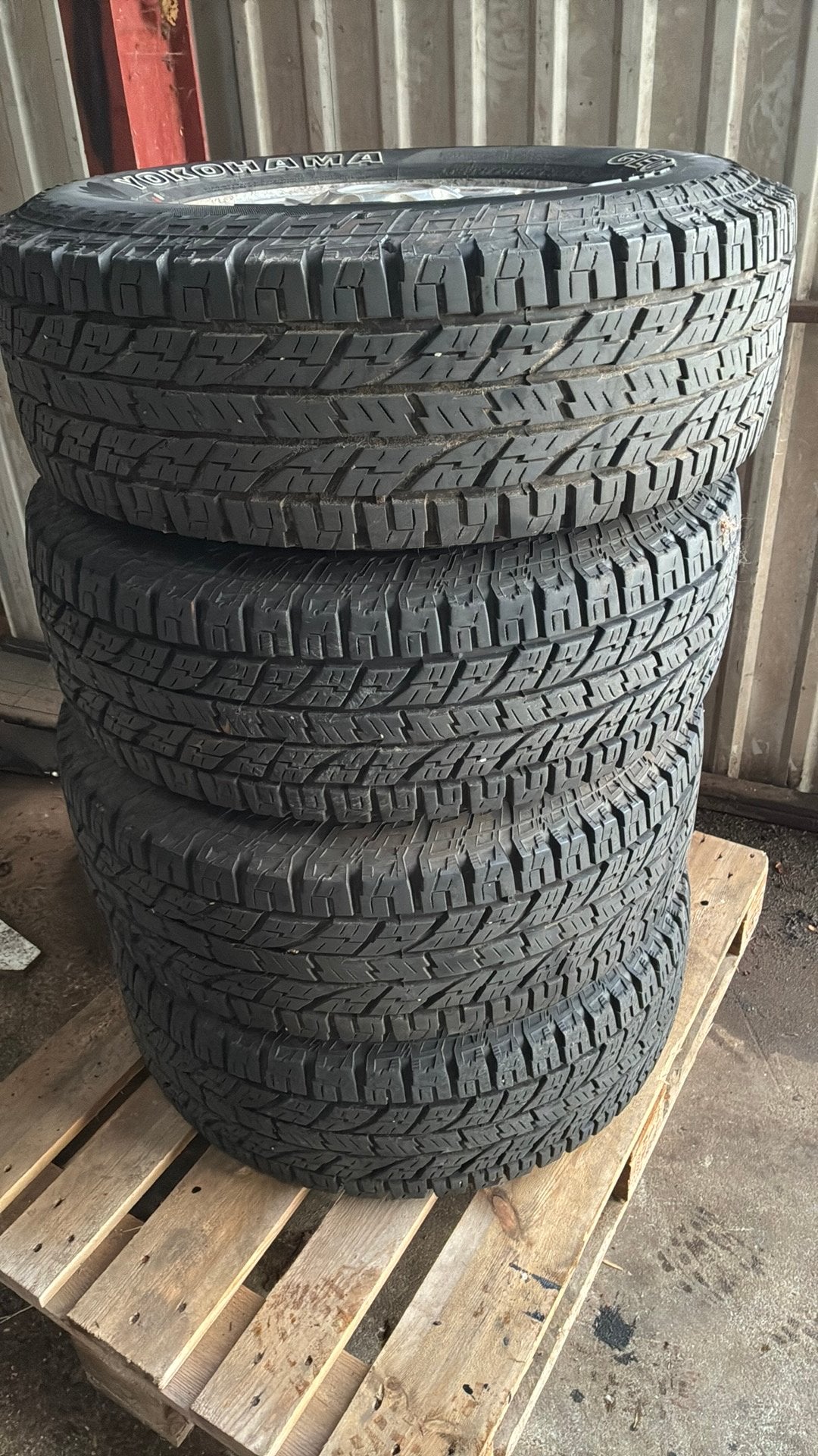 Wielen Chevrolet 285/70r17 8x165.1, Ophalen, Zo goed als nieuw