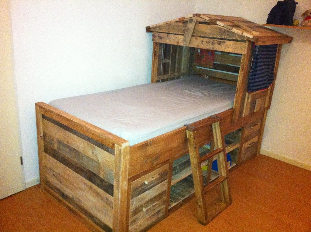 Steigerhouten boomhut bed 90x200, Kinderen en Baby's, Kinderkamer | Bedden, Ophalen, Zo goed als nieuw, 180 cm of meer, 85 tot 100 cm
