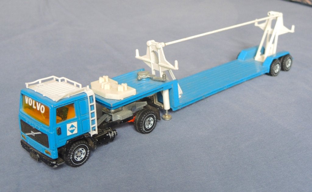 Siku 3712 - ARAL Benzinepomp transporter, Hobby en Vrije tijd, Ophalen of Verzenden, Gebruikt, Bus of Vrachtwagen