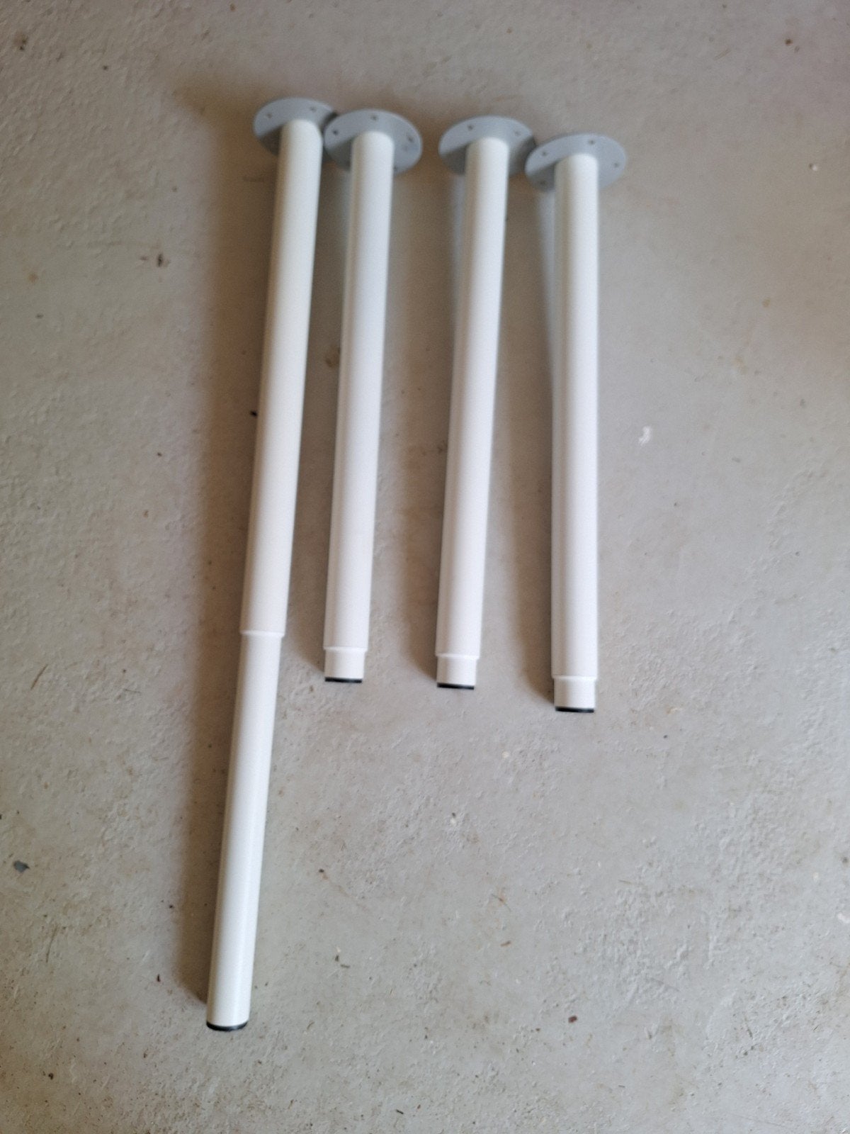 Set van 4 witte metalen tafelpoten. verstelbaar, Tafelpoot, Minder dan 50 cm, Gebruikt, 50 tot 100 cm