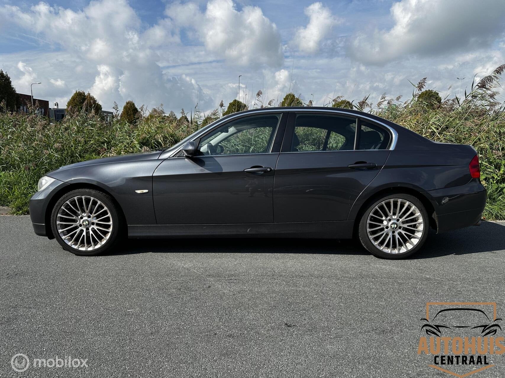 Foto 2 van BMW 3-serie 325i*MOTORSTORING*NwAPK*Airco*