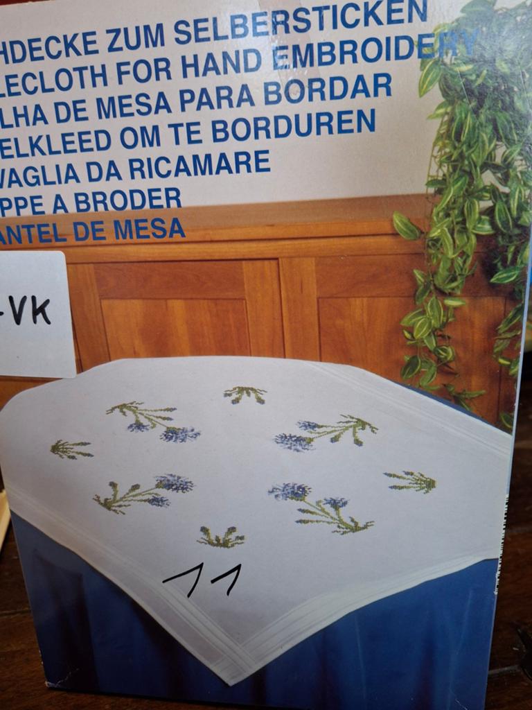 Tafelkleed-blauwe bloemen, Ophalen of Verzenden, Nieuw, Borduurpakket
