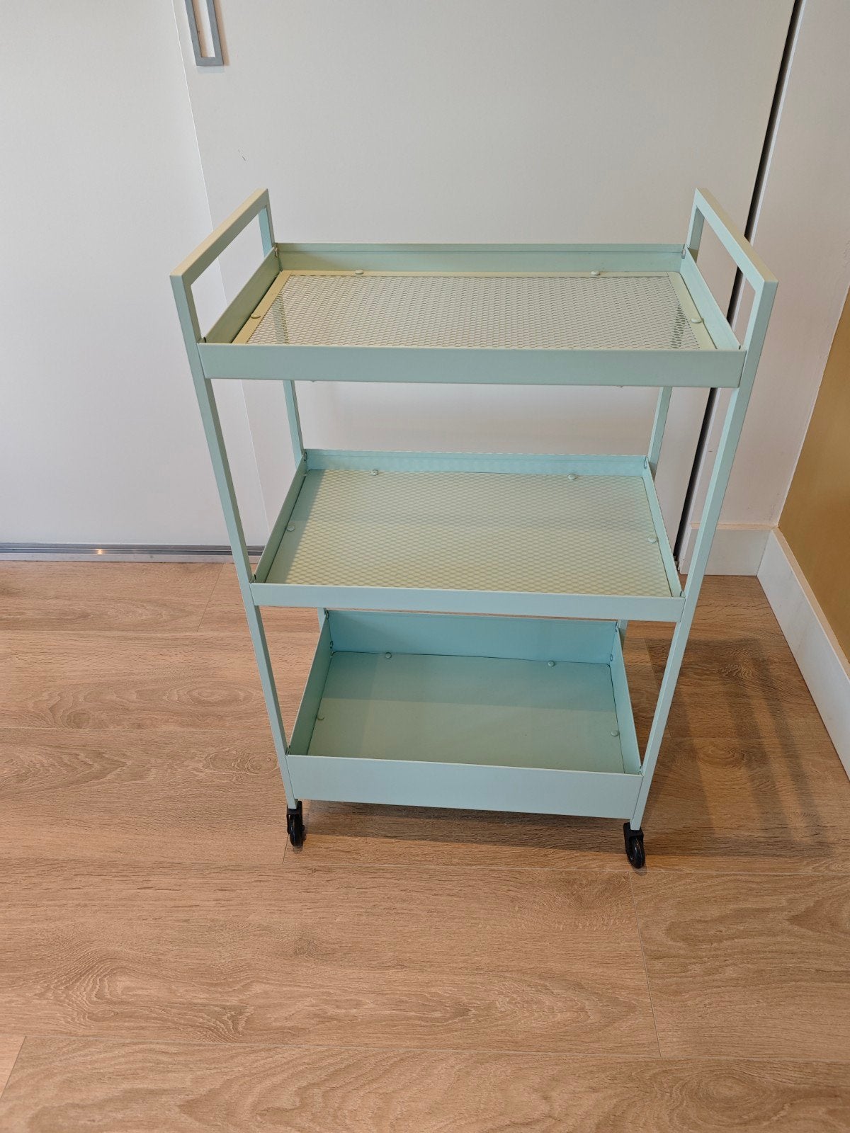 IKEA Nissafors Roltafel mintgroen 50.5x30x83 cm, Ophalen, Zo goed als nieuw, Groen, Metaal
