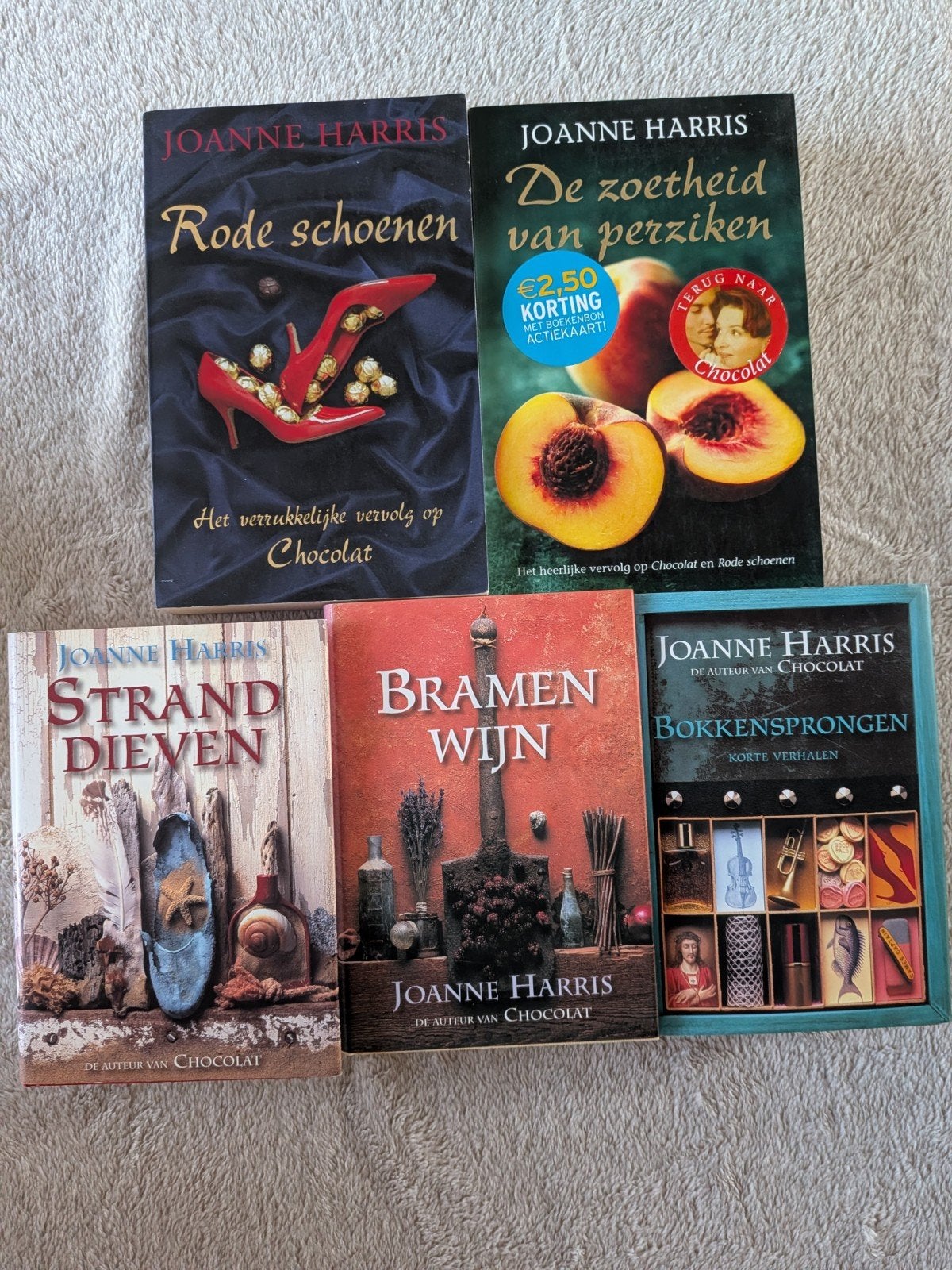 Joanne Harris - Schoenen / Perziken / Wijn / Dieven / Bokken, Ophalen of Verzenden, Gelezen