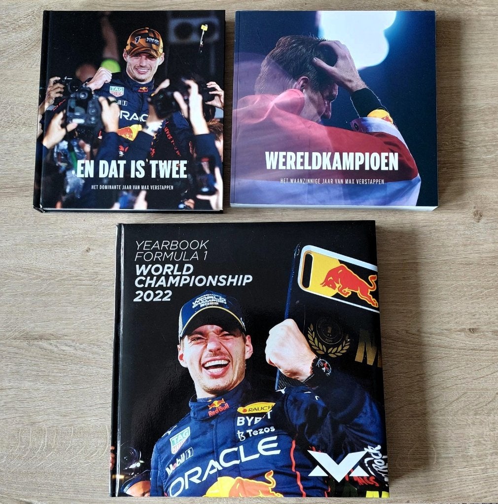 Max Verstappen jaarboeken 3 stuks voor samen 30 Euro, Ophalen of Verzenden, Zo goed als nieuw, Formule 1