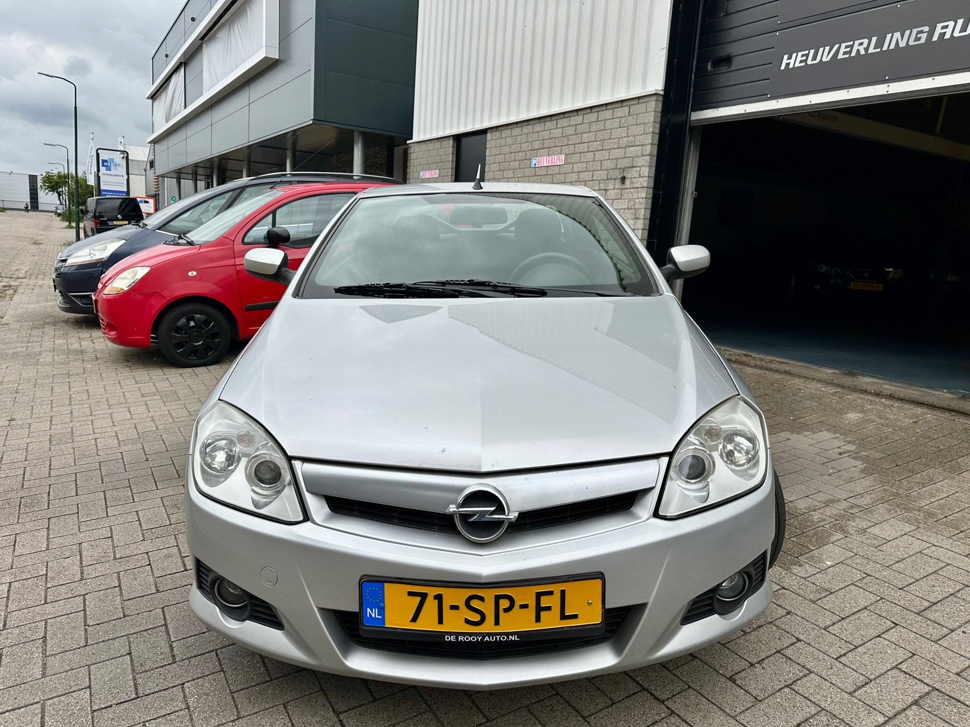 Opel Tigra TwinTop 1.8 - 16V Sport | Airco | LMV | Cabrio, Stoelverwarming, Gebruikt, Zwart, 4 cilinders
