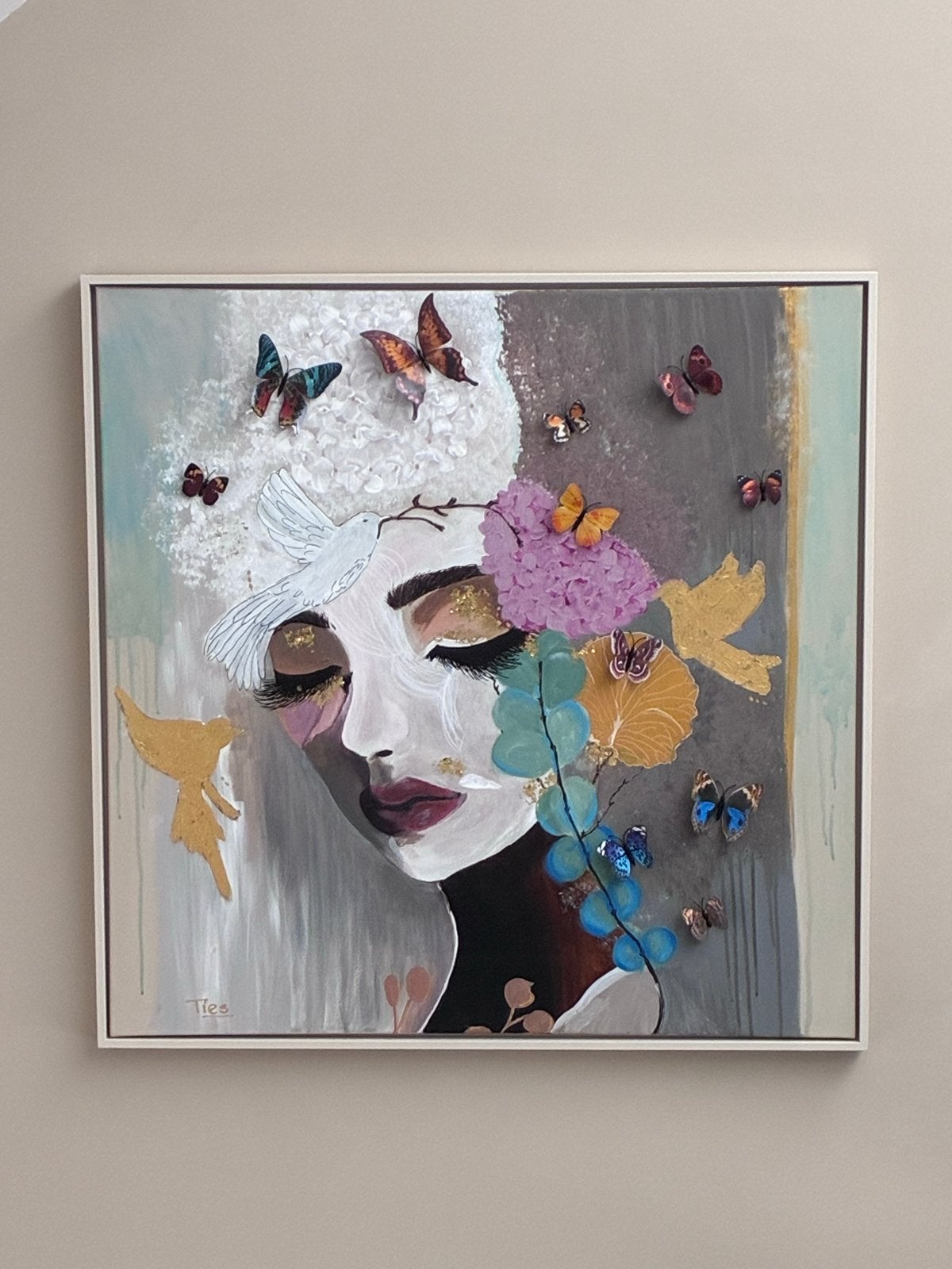 Handgeschilderd Acryl Schilderij - Vrouw met Vlinders 90x90c, Handgeschilderd, Ophalen of Verzenden, Textiel, Figuren