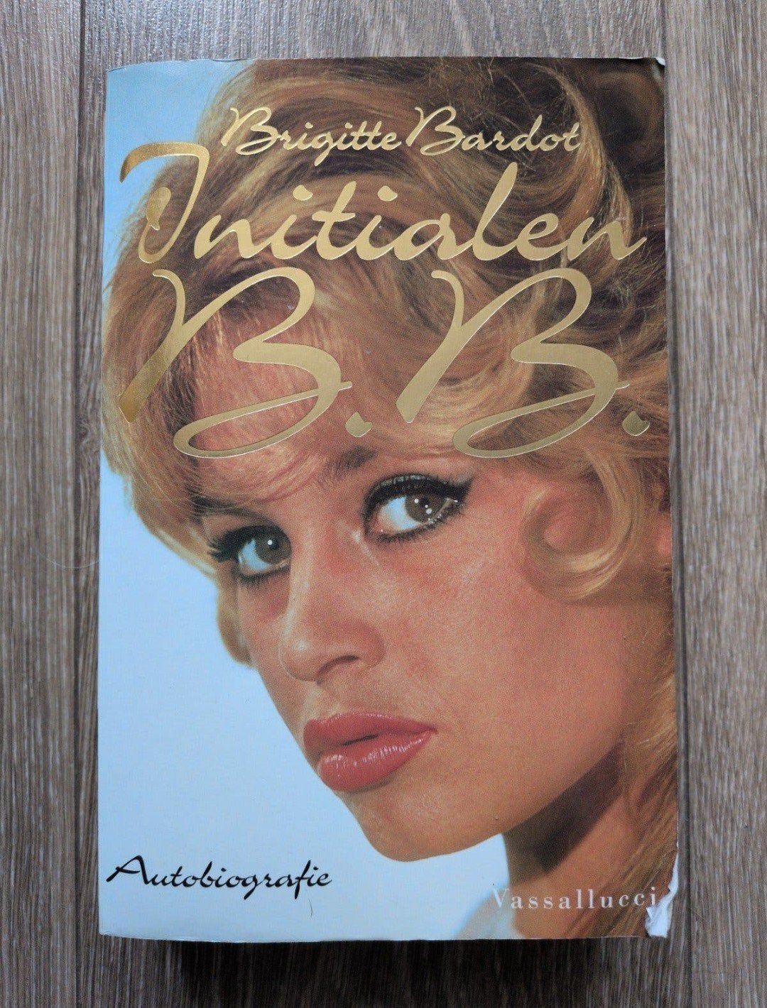 Boek Brigitte Bardot Initialen, Ophalen of Verzenden
