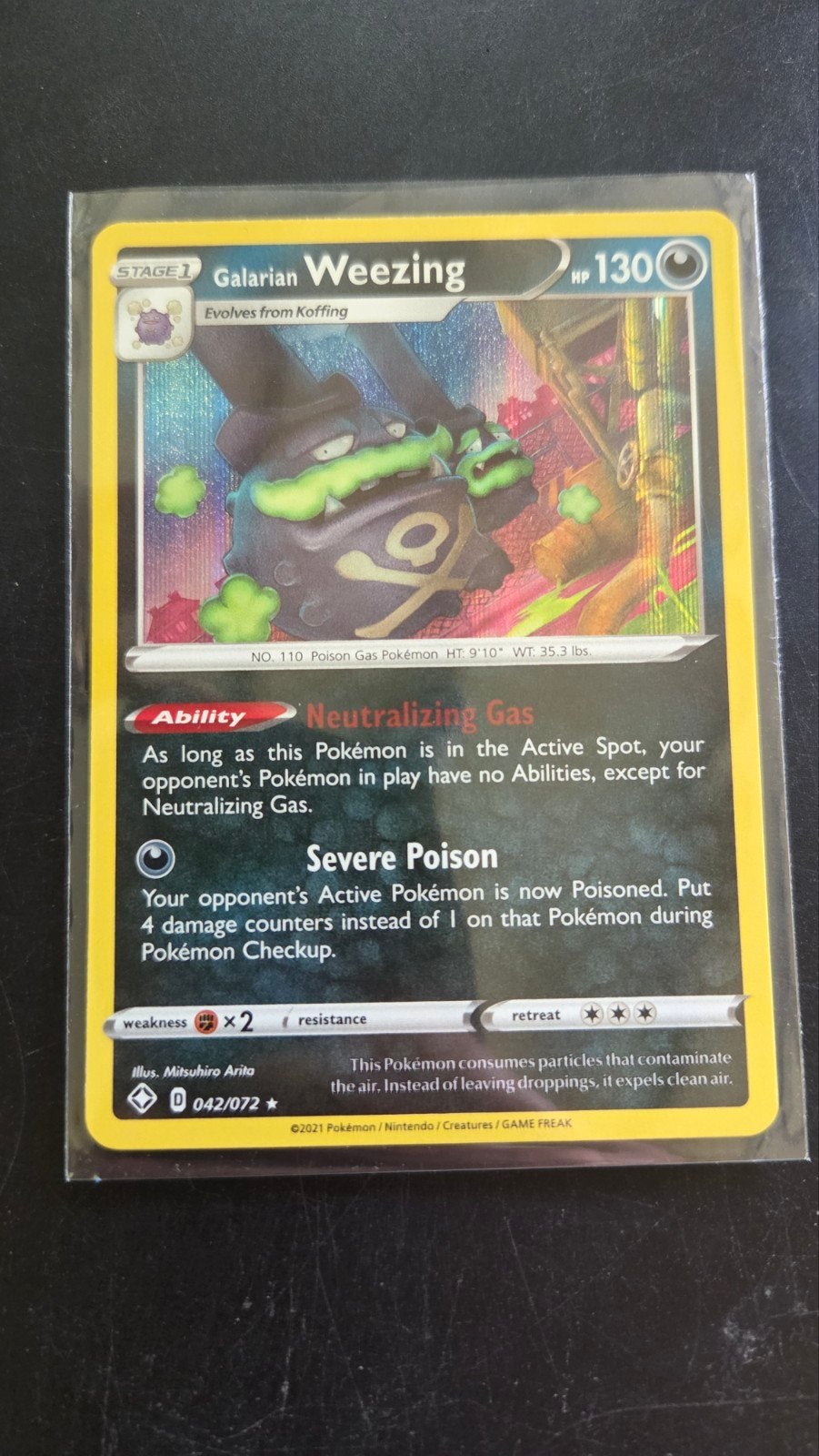 Galarian Weezing 042/072 Holo Rare - Shining Fates, Verzenden, Zo goed als nieuw, Losse kaart, Foil