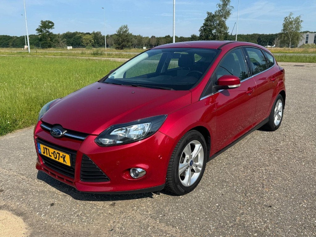 Ford Focus 1.0 EcoBoost Champions Edition, Auto's, 125 pk, Zwart, 635 kg, 1200 kg