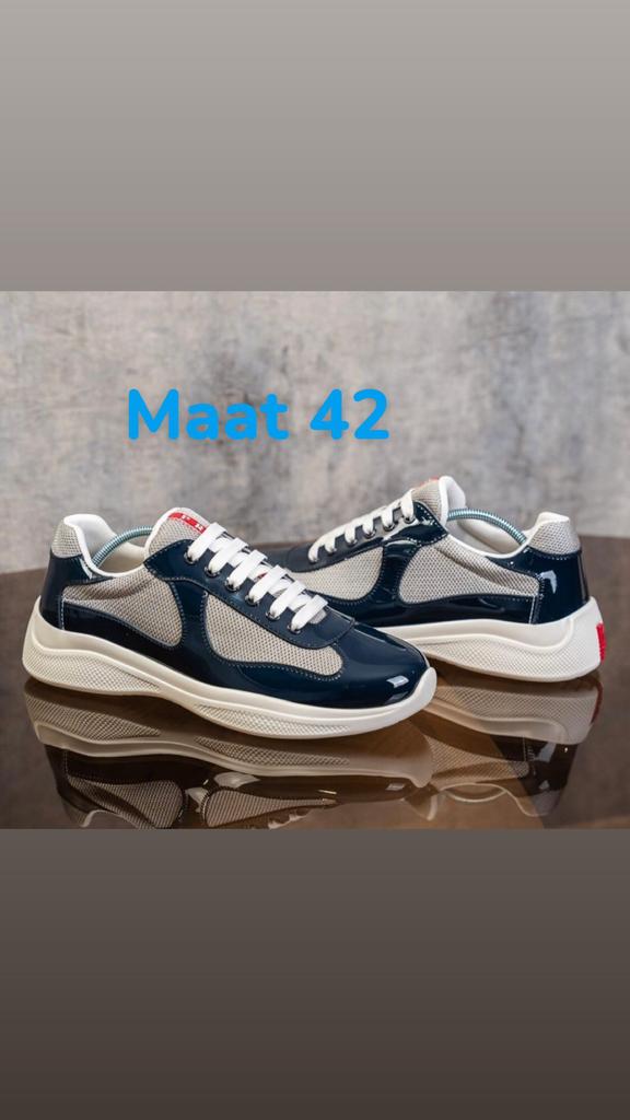 Prada schoenen cups 42, Ophalen of Verzenden, Zo goed als nieuw, Zwart