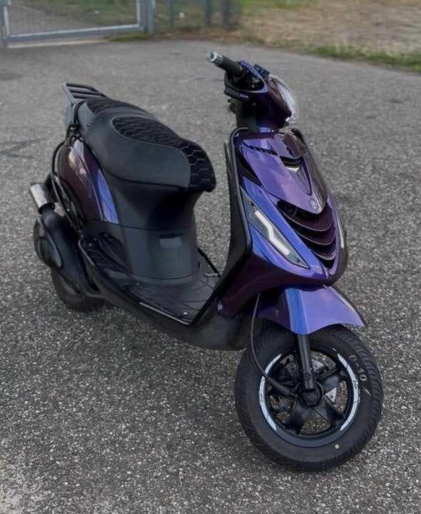 Zip 2t 70cc, Fietsen en Brommers, Tweetakt, Maximaal 45 km/u, Ophalen of Verzenden, Zo goed als nieuw